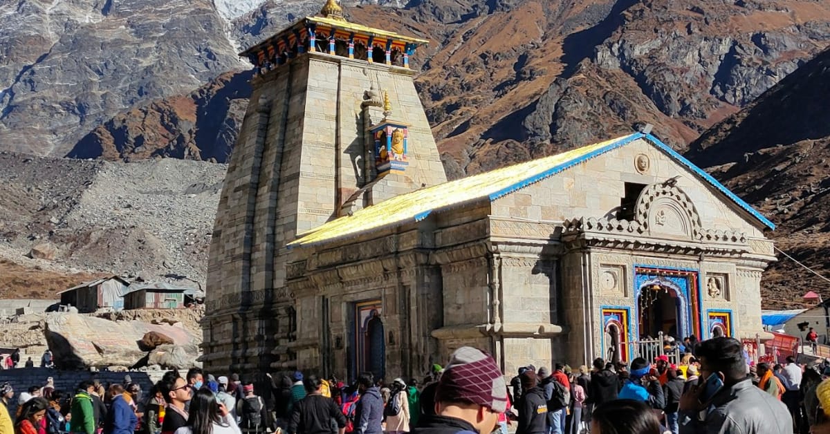 Kedarnath Temple with devotees during Char Dham Yatra in Uttarakhand.